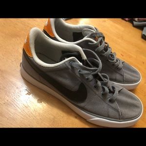 Men’s Nike sneakers
